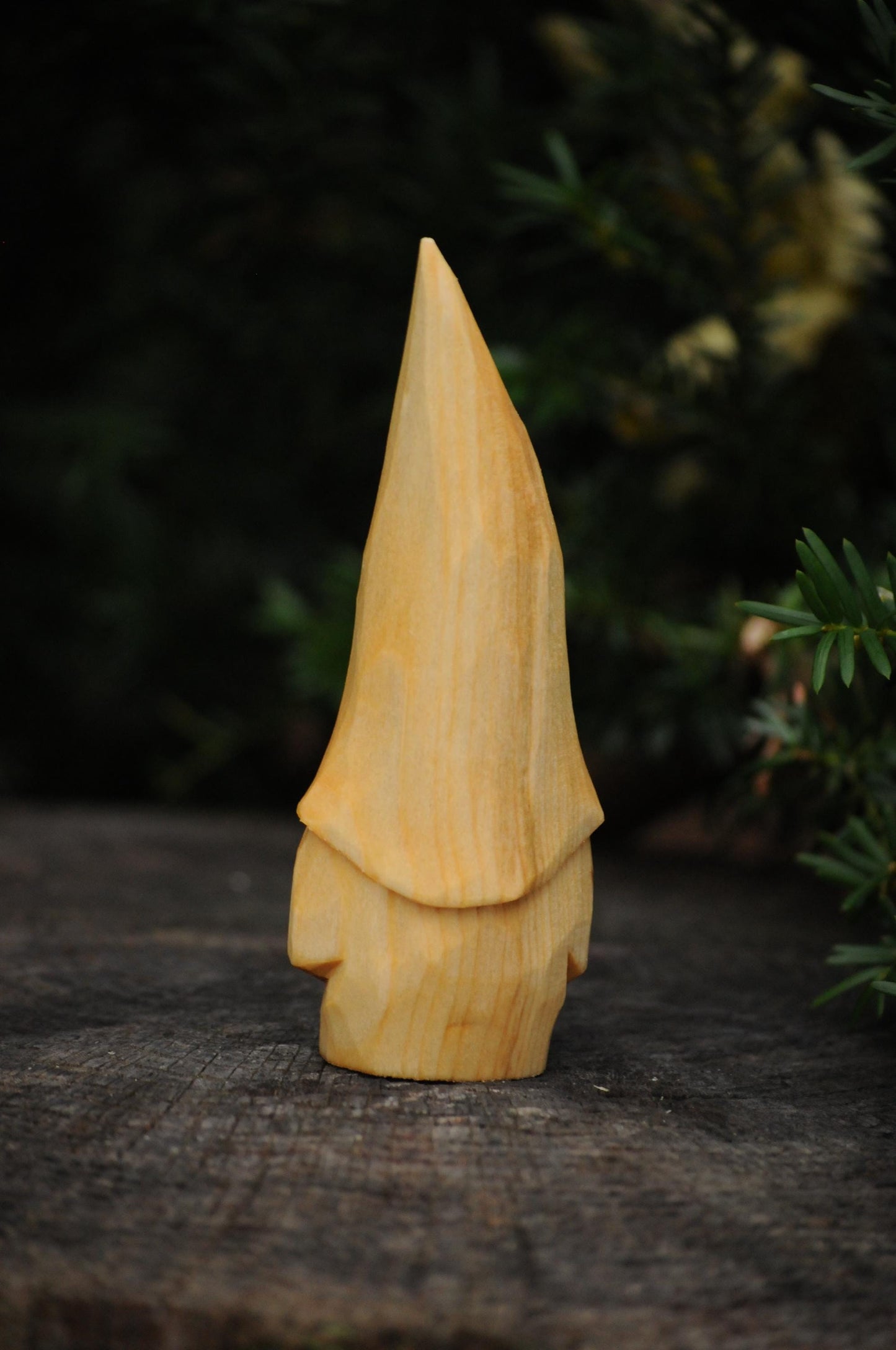 Hand-Carved Swedish Nisse Gnome – 14 cm – Numbered & Certified Nordic Folk Art