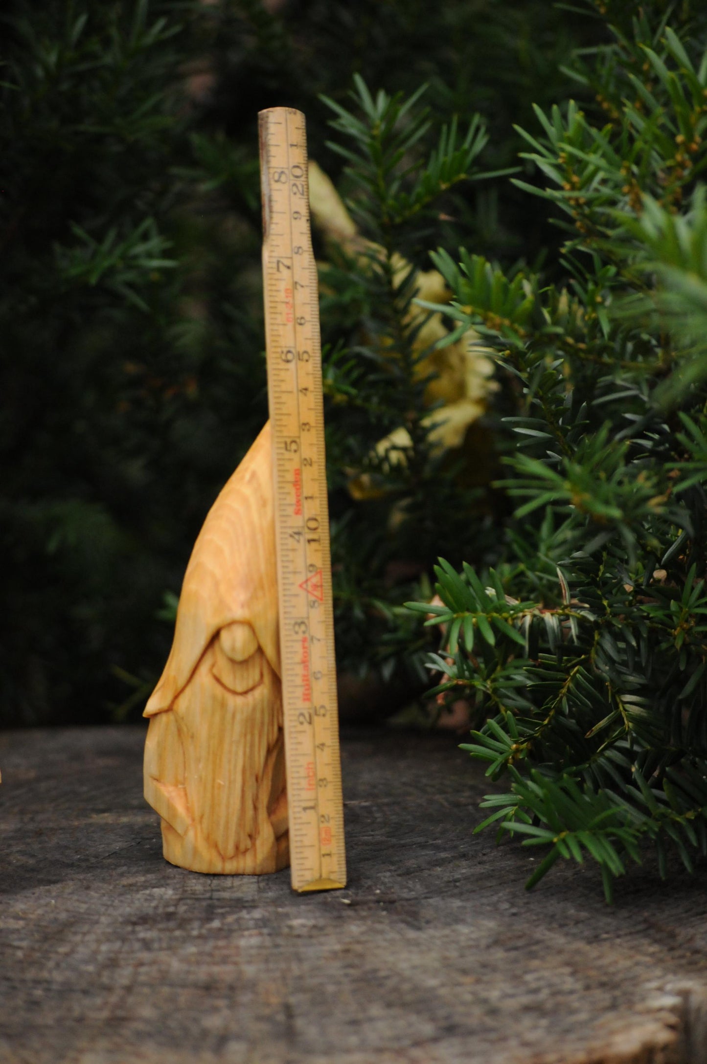 Hand-Carved Swedish Nisse Gnome – 14 cm – Numbered & Certified Nordic Folk Art