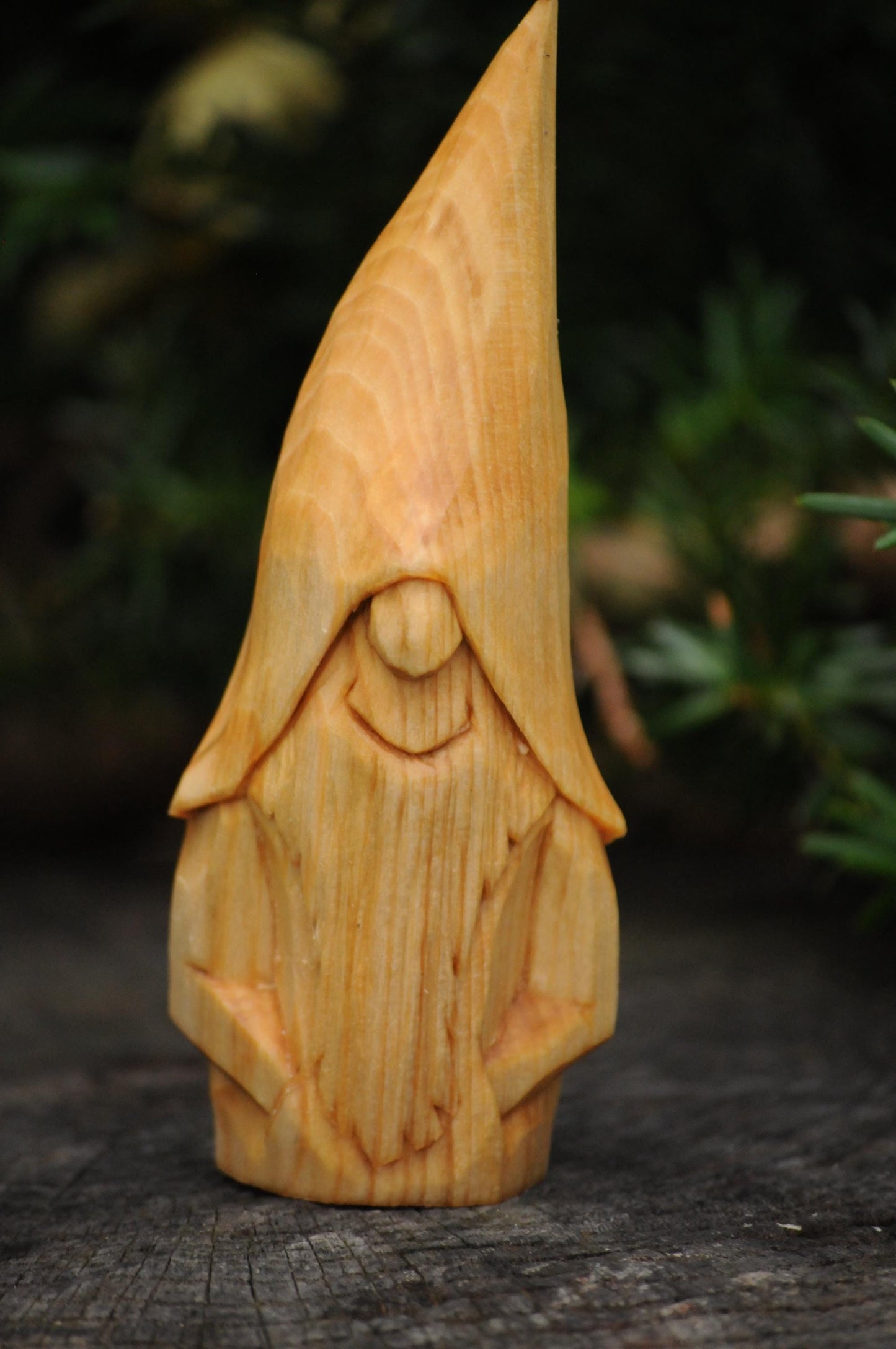 Hand-Carved Swedish Nisse Gnome – 14 cm – Numbered & Certified Nordic Folk Art