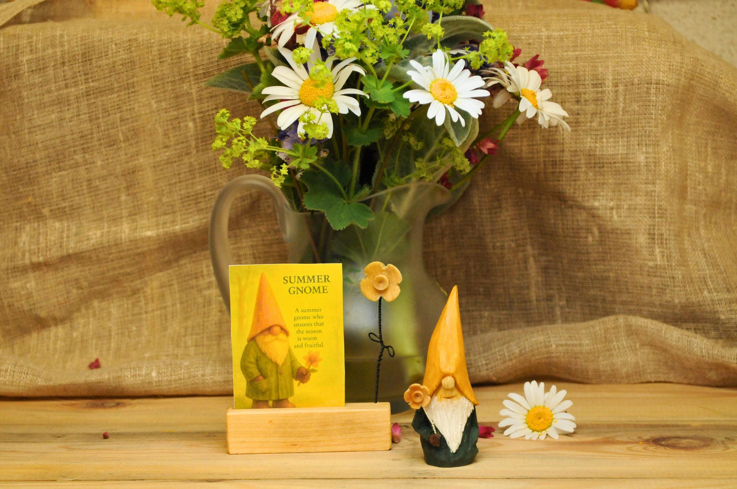 Summer Nisse with rose scented flower