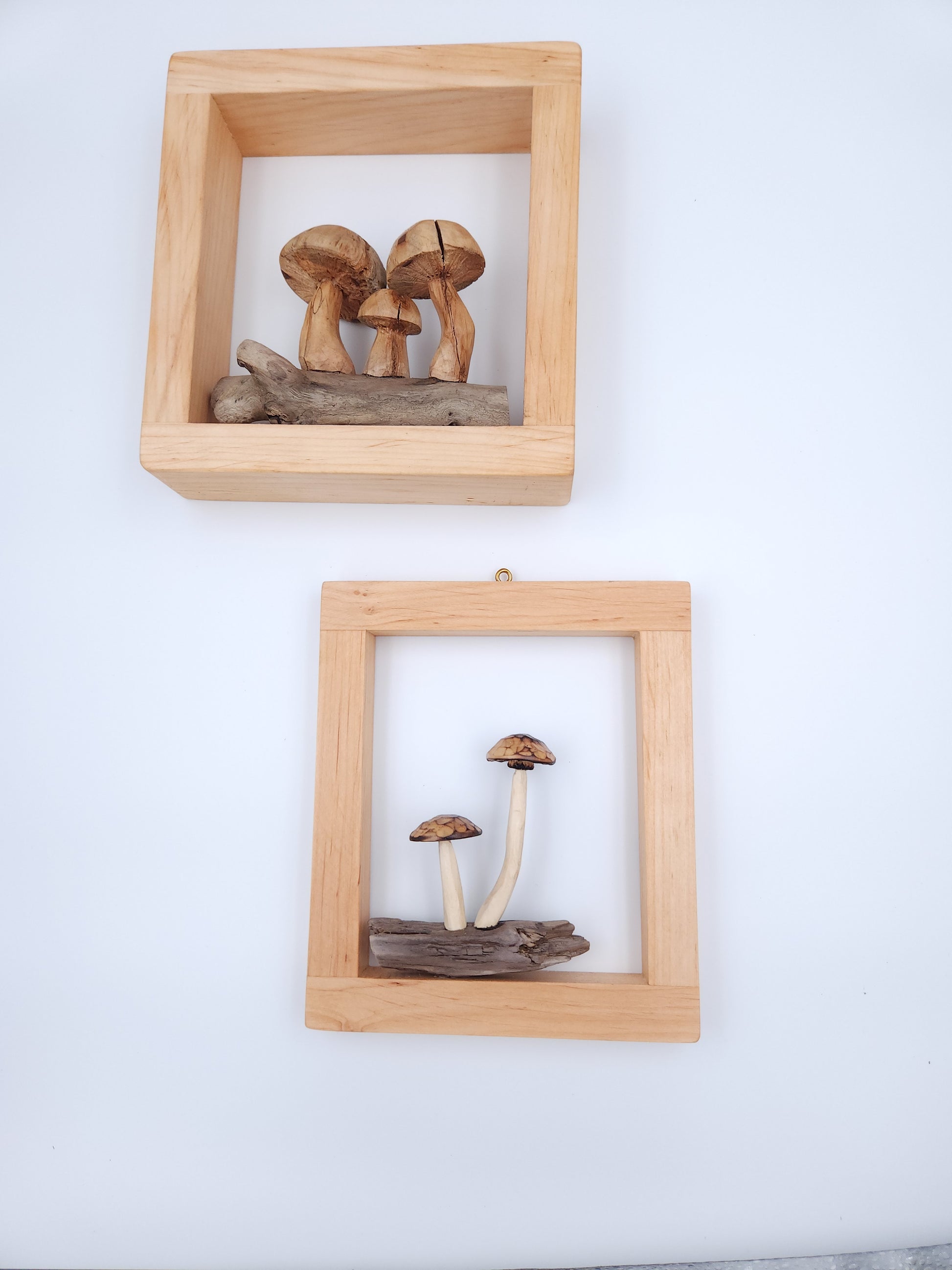 Gift idea – Handmade driftwood wall art, Scandinavian rustic wooden wall decor, unik svensk drivvedstavla inspirerad av naturen, coastal collectible art piece.
